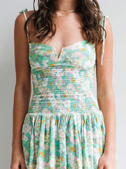 Tie up v neck pleated dress