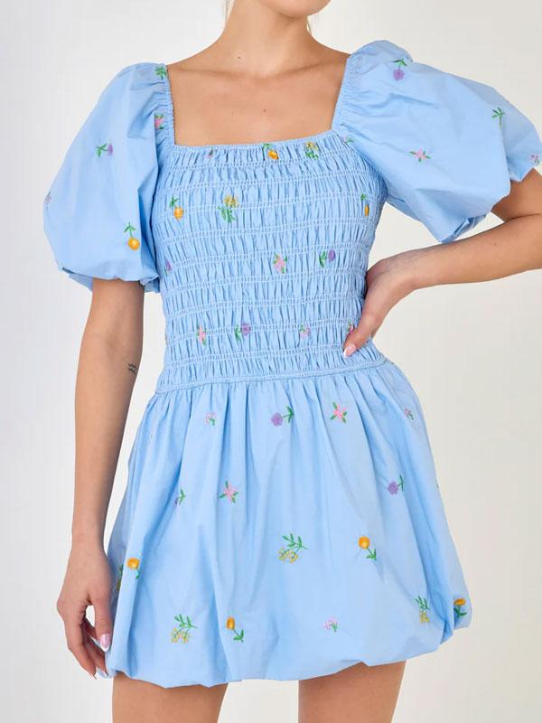 Puff sleeve pleated dress