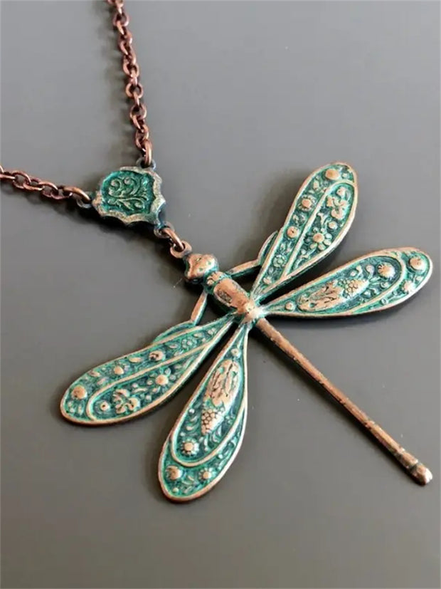 Retro And Fashion Dragonfly Pendant Necklace