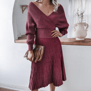 Casual pleated skirt with bright silk knit two-piece set