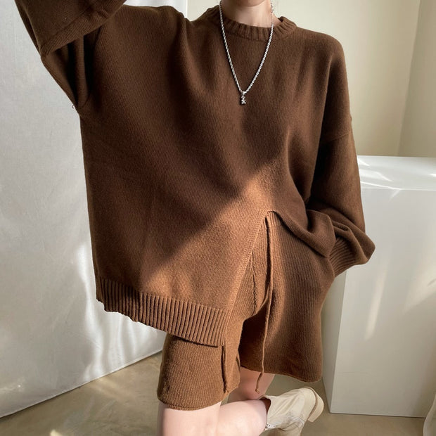 Lazy and loose slit crew neck two-piece set