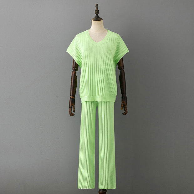 V-neck loose top + pleated wide-leg pants two-piece set