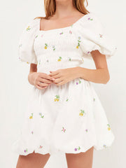 Puff sleeve pleated dress