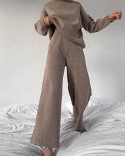 Knitted solid color loose casual suit