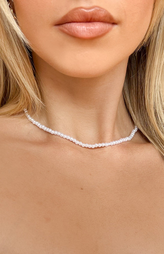 Leya White Pearl Choker Necklace