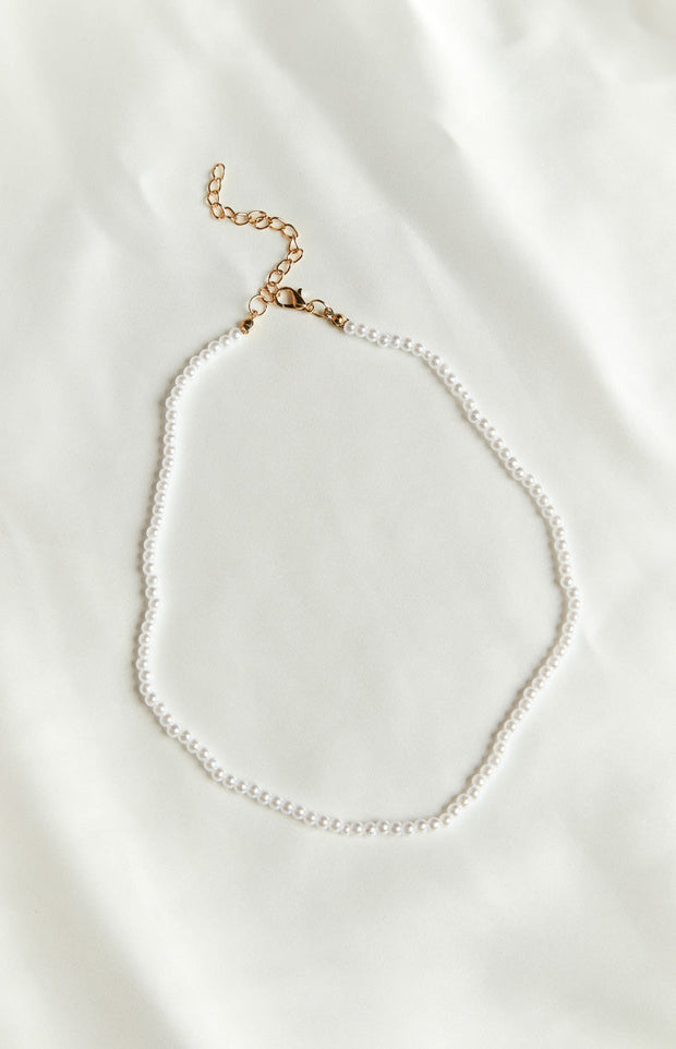 Leya White Pearl Choker Necklace