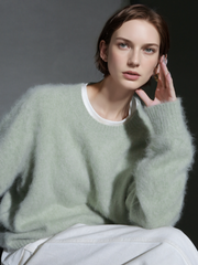 Luxury Seamless Wool Crew Neck Long Sleeve Knit Sweater – Soft and Cozy Wool Fleece with an Elegant Lazy Chic Vibe