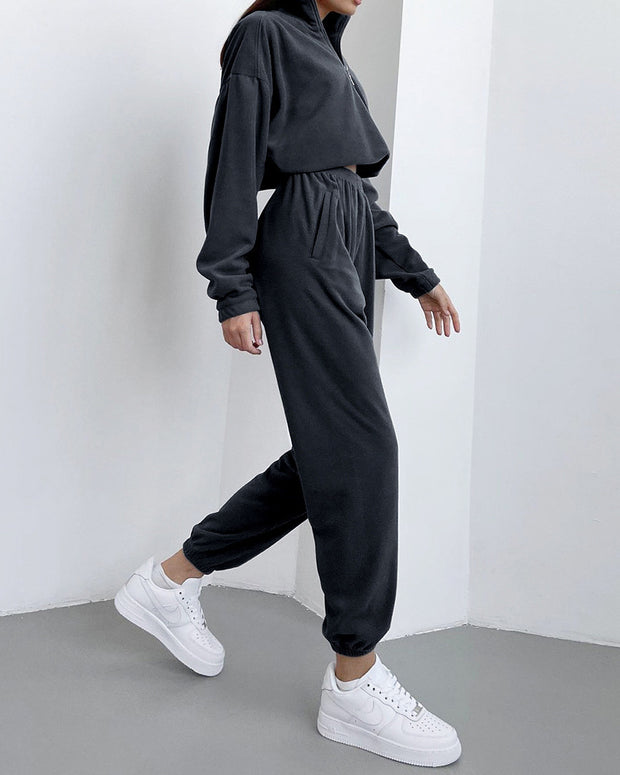 Simple and comfortable tracksuit