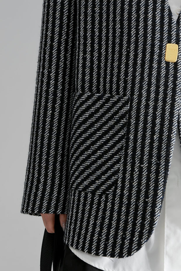 Nordic Striped Wool Blazer for Women – Elegant V-Neck Suit Jacket with Metal Buckle and Structured Shoulders, Fall Office Wear