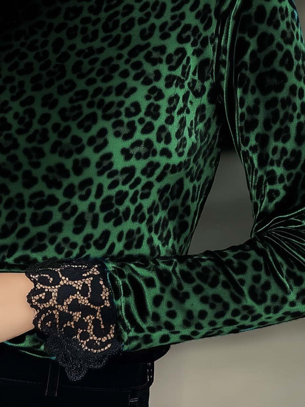 (clearance)Women's Lace Panel Leopard Printed Velvet T-Shirt
