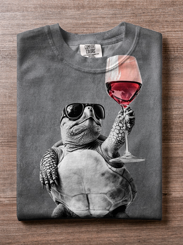 Abstract Sea Turtle&Red Wine Toast To Celebrate Art Crew Neck T-shirt