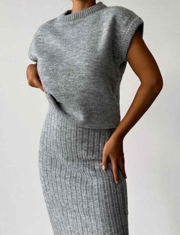 Sleeveless vest + knitted skirt two-piece set